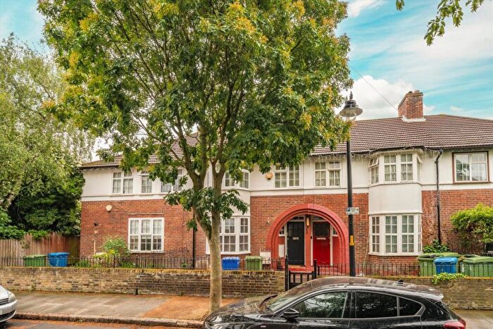 3 Bedroom Terraced House For Sale In Emba Street, Bermondsey, SE16