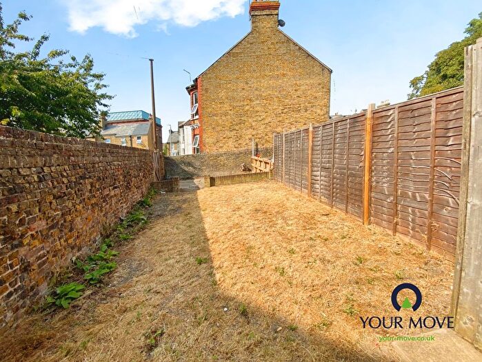 2 Bedroom Flat To Rent In Southwood Road, Ramsgate, Kent, CT11
