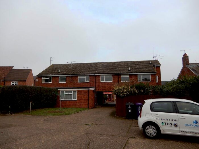 2 Bedroom Flat To Rent In High Street, Codicote, Hitchin, SG4