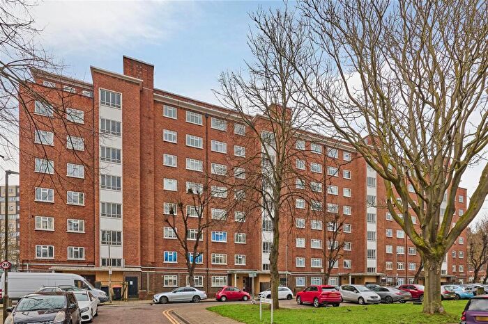 2 Bedroom Flat For Sale In Rawson Street, London, SW11