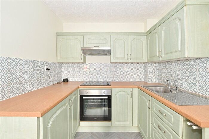 1 Bedroom Flat For Sale In Brighton Road, Crawley, West Sussex, RH11
