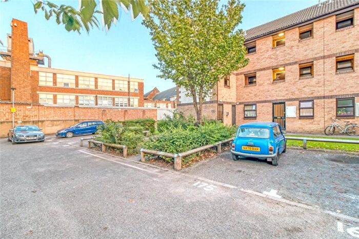 1 Bedroom Apartment For Sale In Portland Road, London, N15