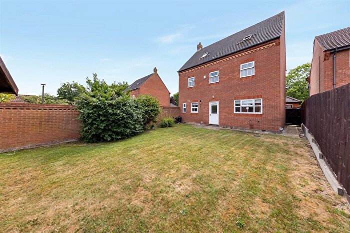 5 Bedroom Detached House For Sale In Langton Drive, Two Mile Ash, Milton Keynes, MK8