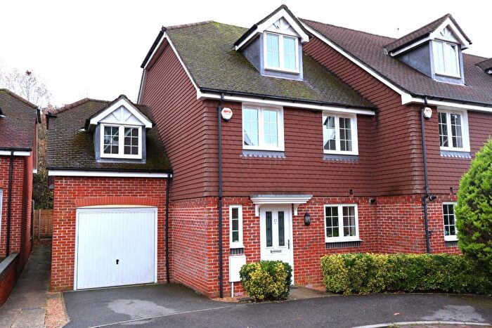 5 Bedroom Town House For Sale In Horndean, Waterlooville, PO8