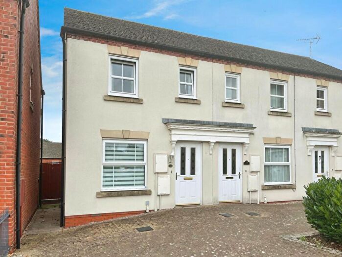 2 Bedroom End Of Terrace House To Rent In Auction Place, Uttoxeter, ST14