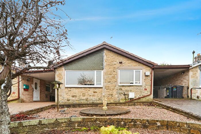 2 Bedroom Bungalow For Sale In Shay Drive, Bradford, BD9