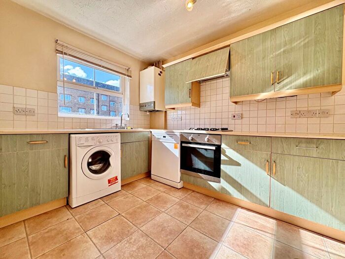 3 Bedroom House To Rent In Village Close, Hoddesdon, Herts, EN11