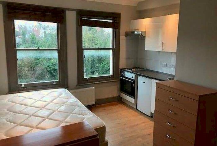 Flat To Rent In Fordwych Road, West Hampsteasd, NW2