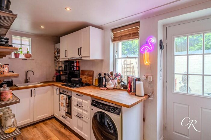1 Bedroom Flat For Sale In Grosvenor Street, Cheltenham Town Centre, GL52