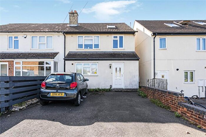 2 Bedroom Apartment For Sale In Ingle Close, Headington, OX3