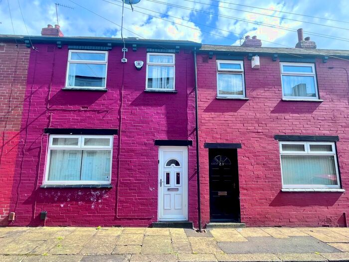 3 Bedroom Terraced House To Rent In Clark Road, Leeds, LS9