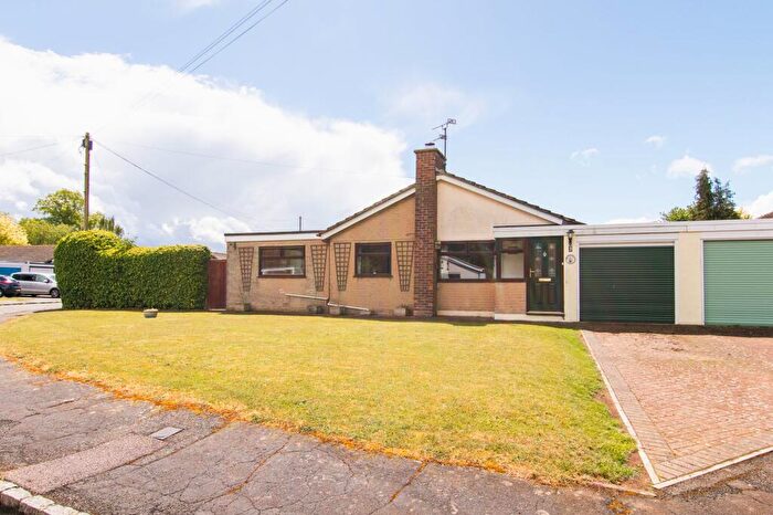 3 Bedroom Bungalow For Sale In Church Close, Fringford, OX27