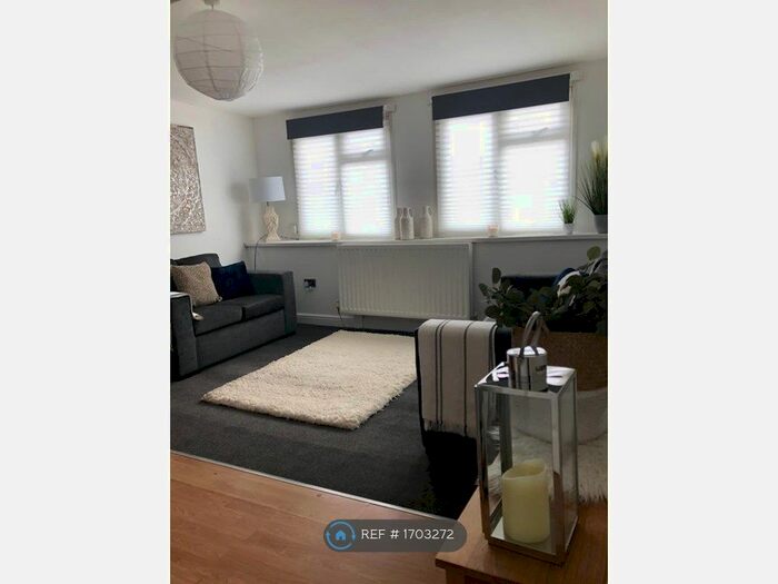 2 Bedroom Flat To Rent In Argyle Square, Sunderland, SR2