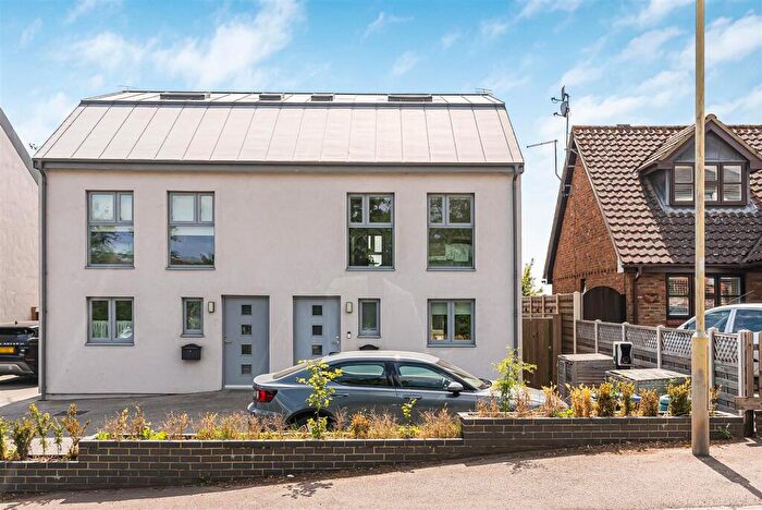 3 Bedroom Semi-Detached House For Sale In Watton Road, Ware, SG12