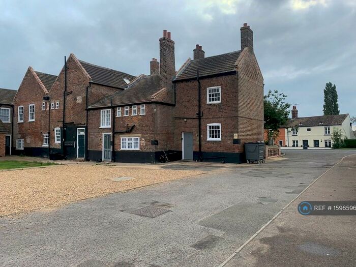 2 Bedroom Flat To Rent In London Road, Long Sutton, Spalding, PE12