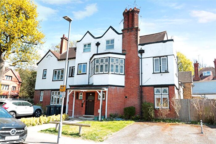2 Bedroom Flat For Sale In Walpole Road, Surbiton, KT6