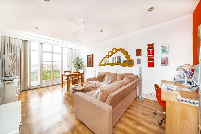 2 Bedroom Flat For Sale In Carlow Street, Camden Town, NW1