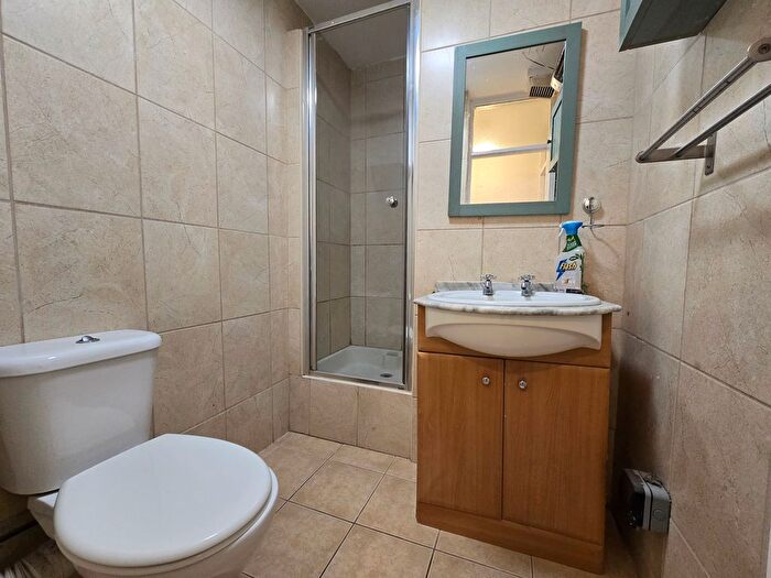 1 Bedroom Flat To Rent In Jeffreys Road, Clapham North, SW4