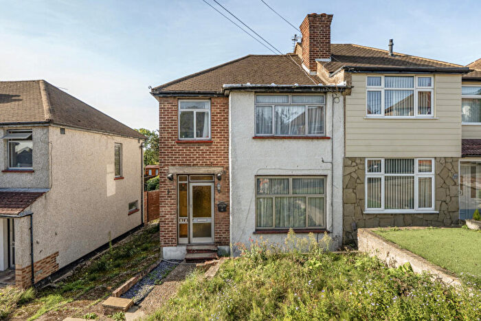 3 Bedroom Semi Detached House For Sale In Welton Road, Plumstead, SE18