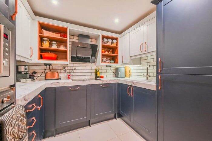 1 Bedroom Flat To Rent In Western Gateway, Royal Docks, London, E16