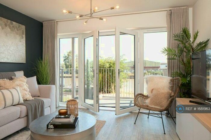 2 Bedroom Flat To Rent In Hobbs Way, Gloucester, GL2