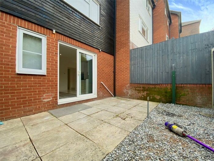 1 Bedroom Flat To Rent In Woodmill Lane, Southampton, Hampshire, SO18