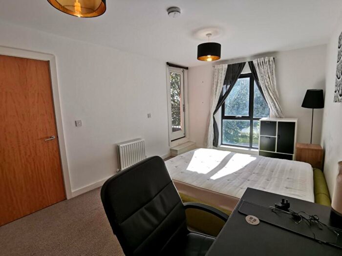 3 Bedroom House To Rent In Hulton Street, Salford, M5