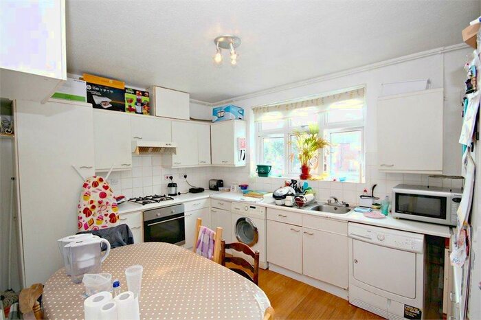 3 Bedroom Flat To Rent In Gladstone Court, NW2
