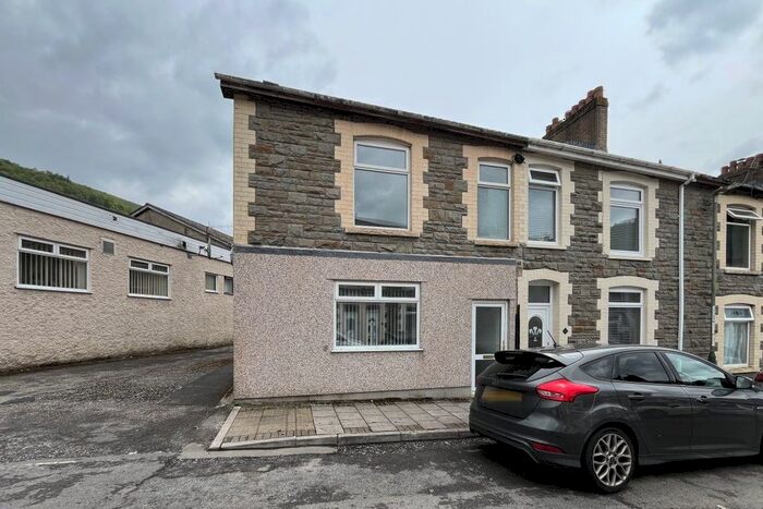 3 Bedroom Property To Rent In Islwyn Street, Cwmfelinfach, Ynysddu, Newport, NP11