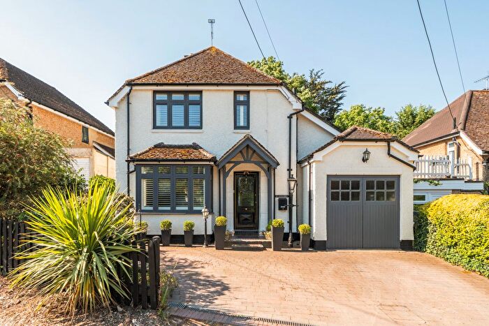 3 Bedroom Detached House For Sale In Manor Road, Winchester, SO21