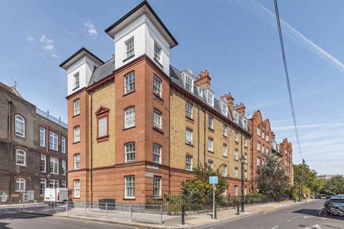 1 Bedroom Apartment For Sale In Mendip House, Bethnal Green, E2