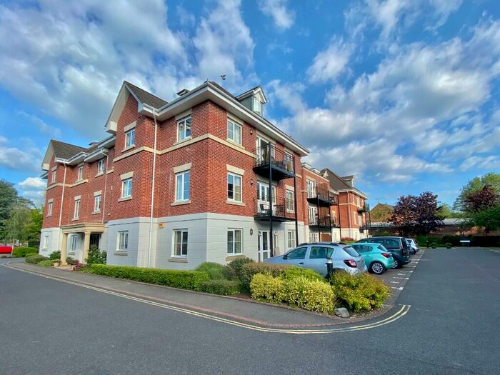 2 Bedroom Apartment To Rent In Hursley Road, Chandlers Ford, Eastleigh, Hampshire, SO53