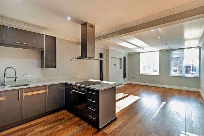 2 Bedroom Flat To Rent In Oaklands Gate, Northwood, HA6