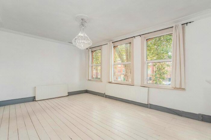 2 Bedroom Flat To Rent In Rosendale Road, London, SE24