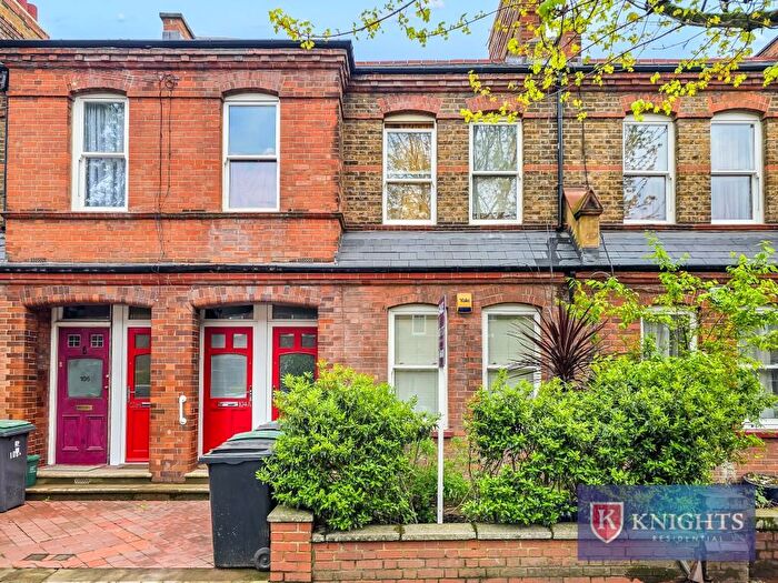 2 Bedroom Ground Maisonette To Rent In Gladstone Avenue, Wood Green, London, N22