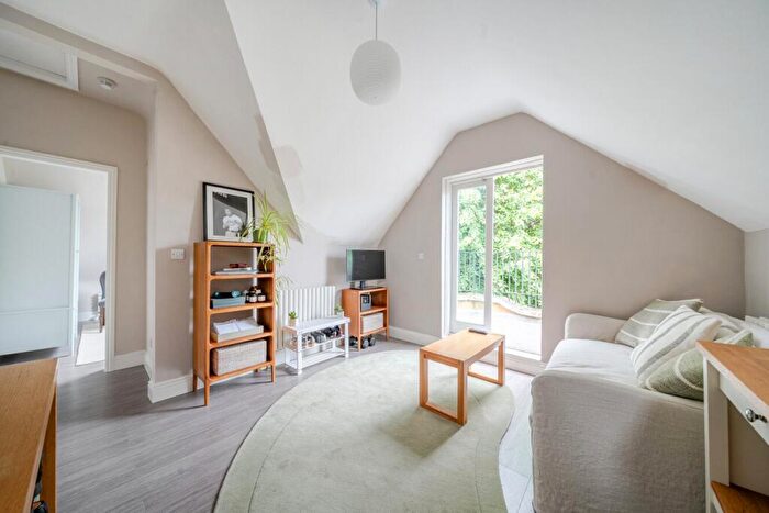 1 Bedroom Flat For Sale In Nightingale Lane, London, SW12
