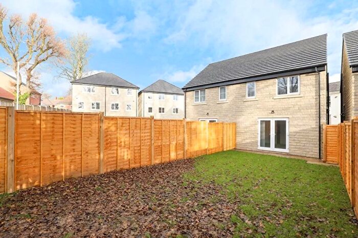 3 Bedroom Semi Detached House To Rent In Gratton Place, Chesterfield, S41