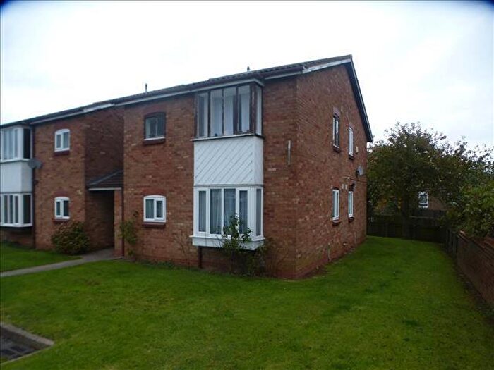 Flat To Rent In Windsor View, Bartley Green, Birmingham, B32