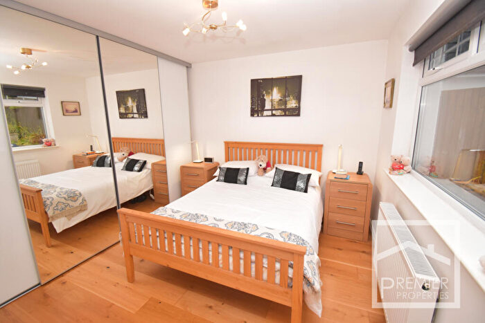 2 Bedroom Detached Bungalow For Sale In Clydeview Road, Bothwell, G71
