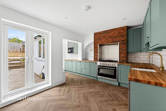 2 Bedroom Character Property For Sale In Wilton Road, Redhill, RH1