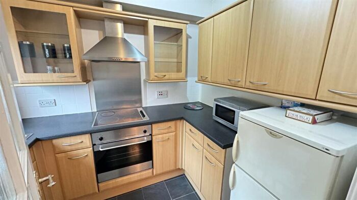 2 Bedroom Detached House To Rent In , Shieldhall Gardens Glasgow, G51