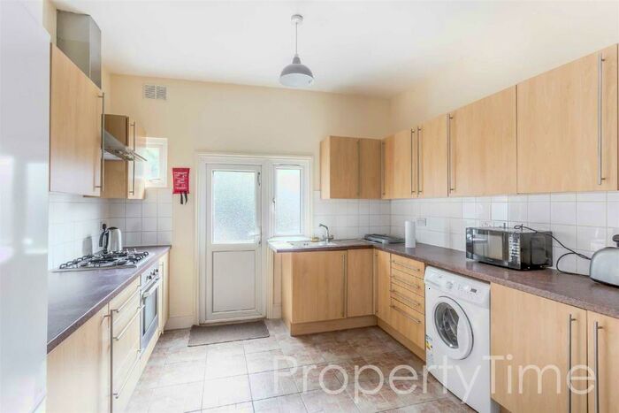 4 Bedroom Terraced House To Rent In Alfoxton Avenue, Haringay, N15