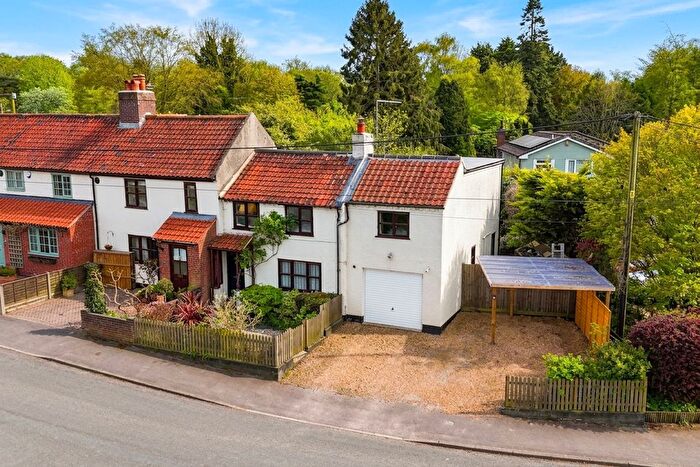 4 Bedroom Cottage For Sale In Rectory Lane, Poringland, Norwich, NR14
