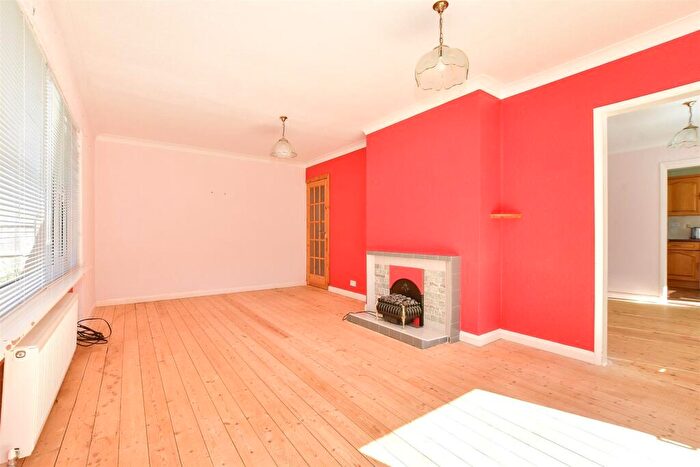 2 Bedroom Detached Bungalow For Sale In Strathwell Crescent, Whitwell, Isle Of Wight, PO38