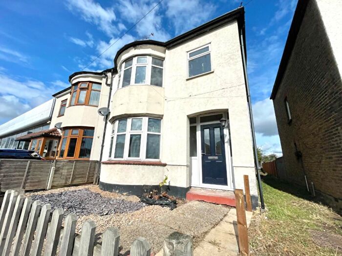 3 Bedroom Semi-Detached House To Rent In Prince Avenue, Westcliff-On-Sea, SS0
