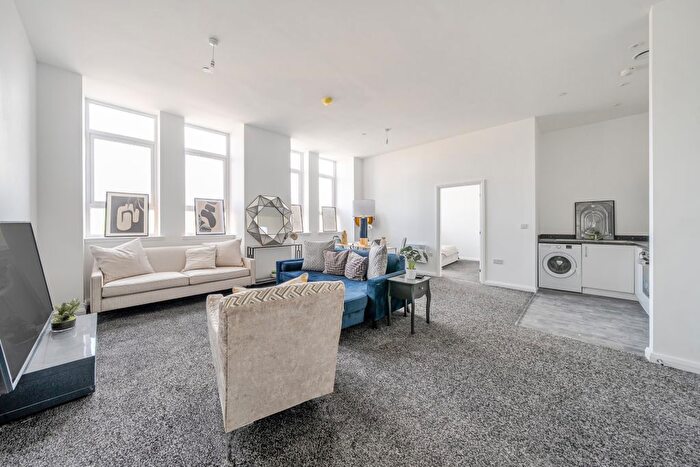 2 Bedroom Flat To Rent In Matlock Road, Coventry, CV1