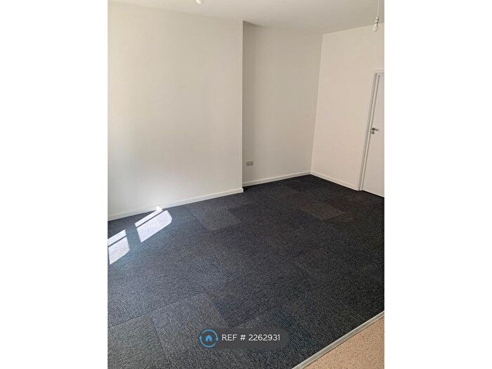 1 Bedroom Flat To Rent In Trinity Street, Taunton, TA1