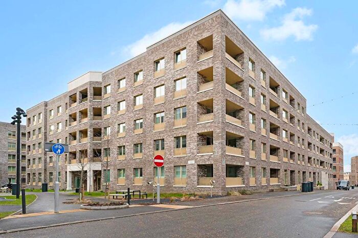 2 Bedroom Flat For Sale In Woolcott Apartments, Frogley Park, Barking, IG11