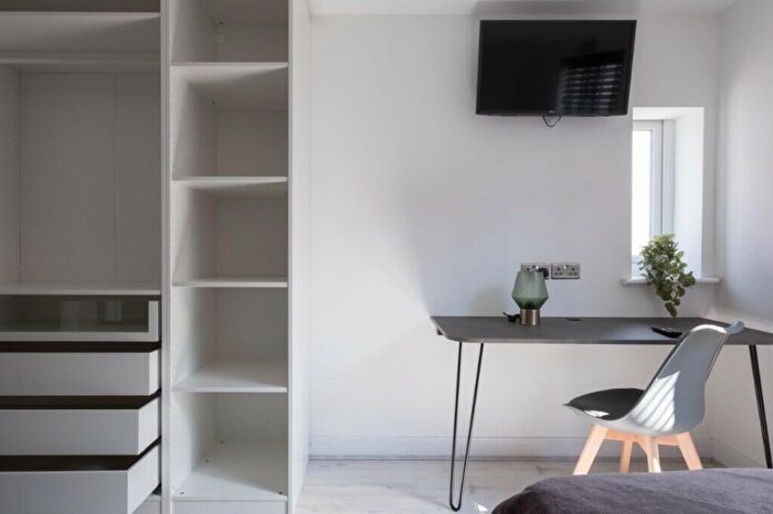 6 Bedroom House To Rent In Allison Street, Lincoln, LN1