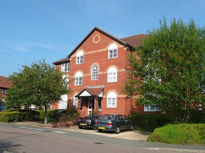 Apartment To Rent In Columbus Gardens, Northwood, Middlesex, HA6
